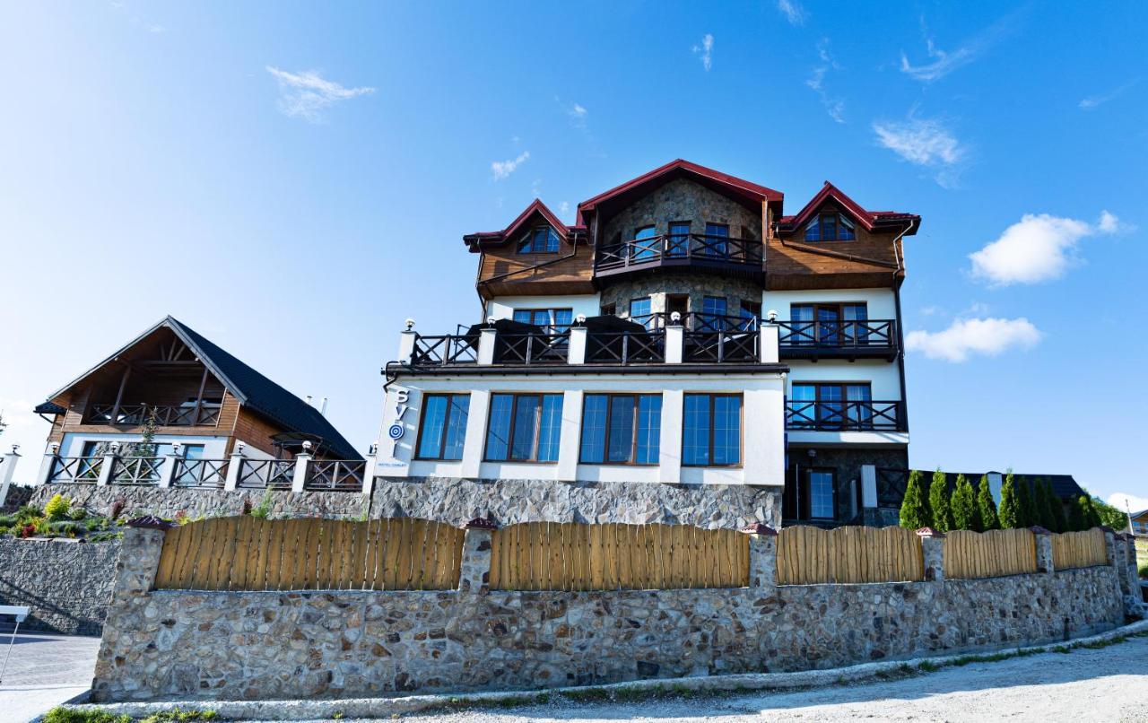 Svoi Hotel Paljanyjtsja Exteriör bild
