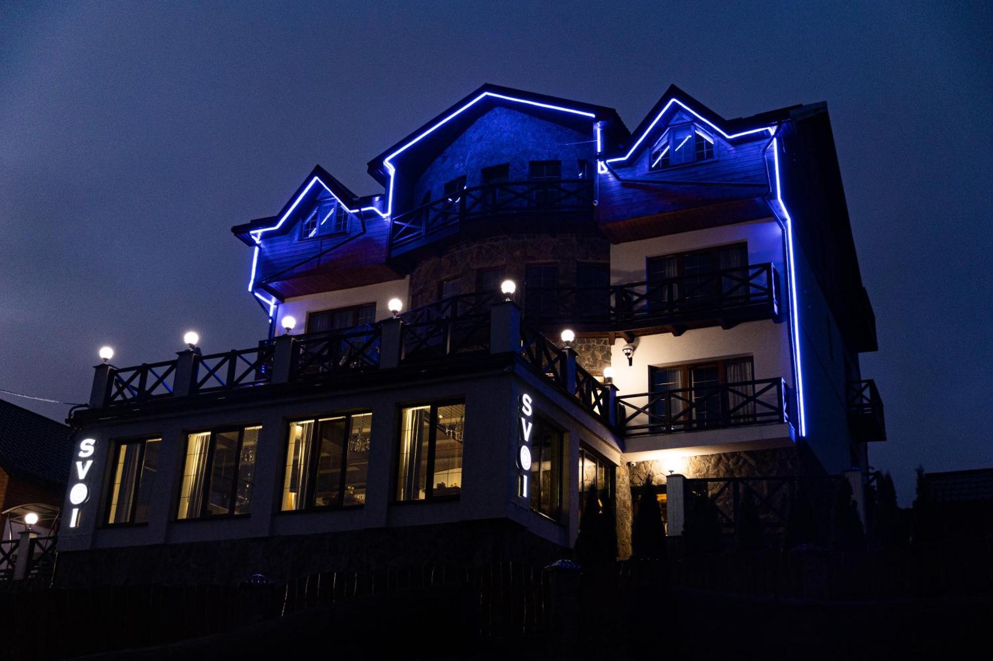 Svoi Hotel Paljanyjtsja Exteriör bild